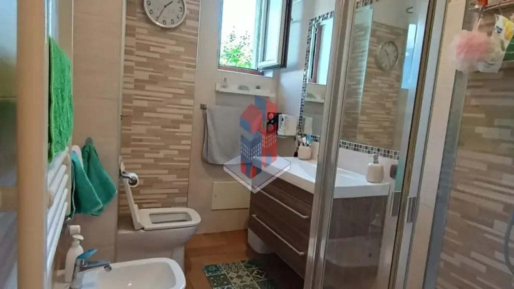 Bagni - Appartamento con due balconi a Napoli