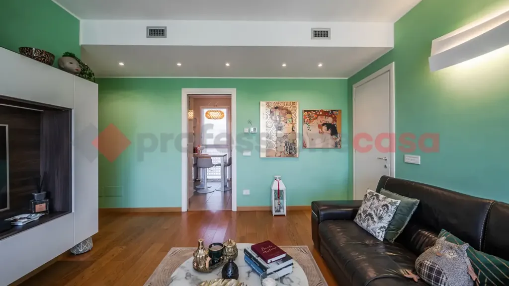 Soggiorno - Modern 3-Bedroom Apartment in Buccinasco