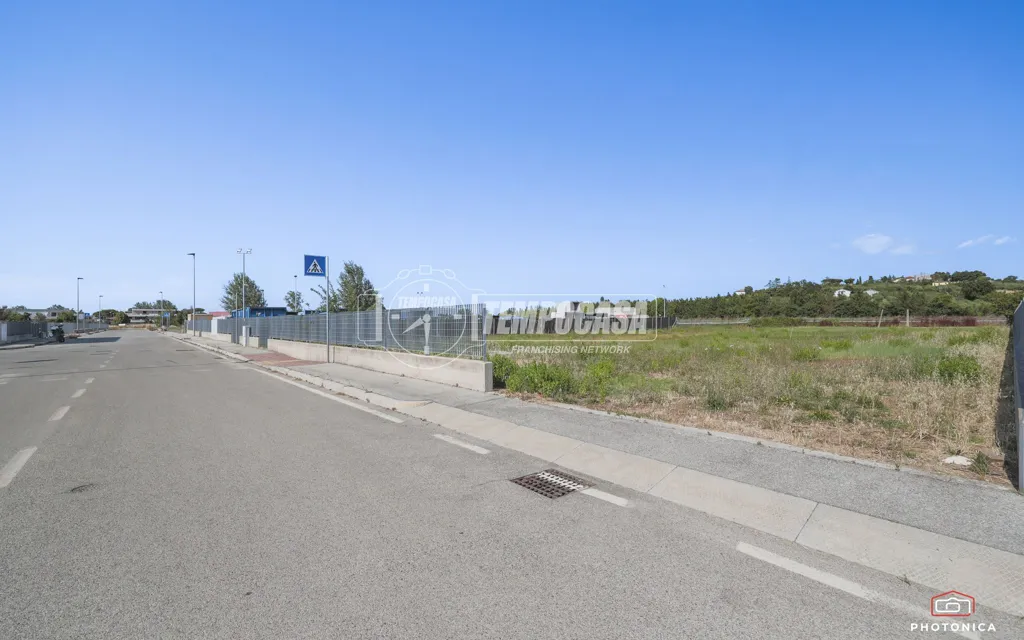 Giardino - Buildable Plot with Commercial and Residential Potential in Rimini