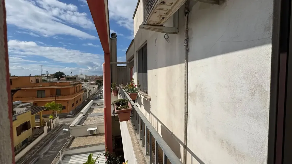 Balcone - Modern Apartment with Balcony in Trepuzzi