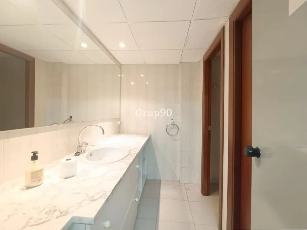Vannitoad - Office with Reception in Lleida's Euroforum