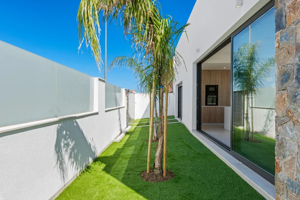 Aed - Newly Built Villa with Pool in Los Alcázares