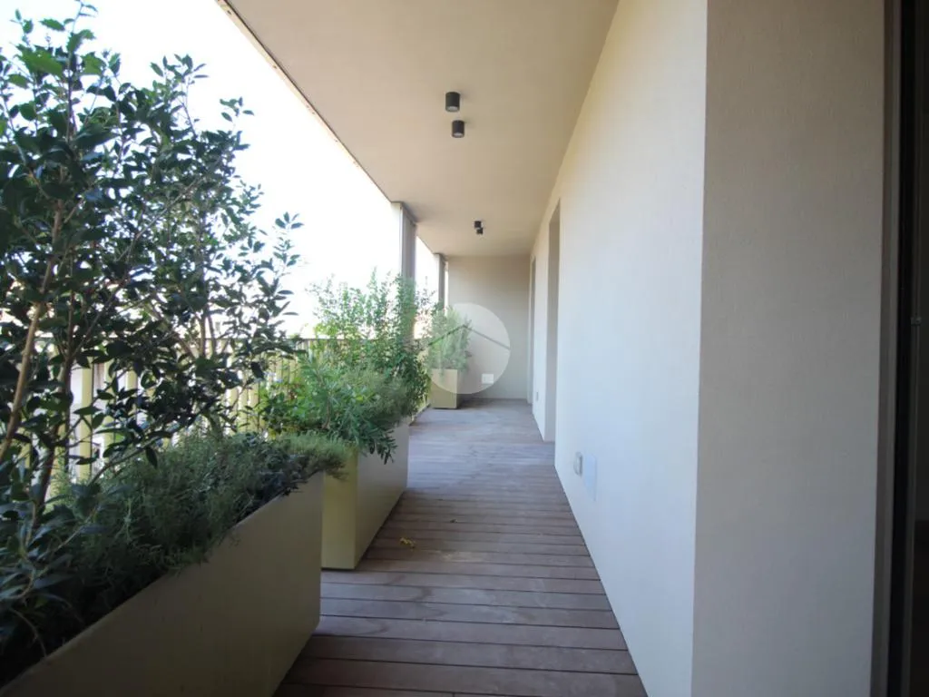 Balcon - Contemporary 4-Bedroom in Central Cesena
