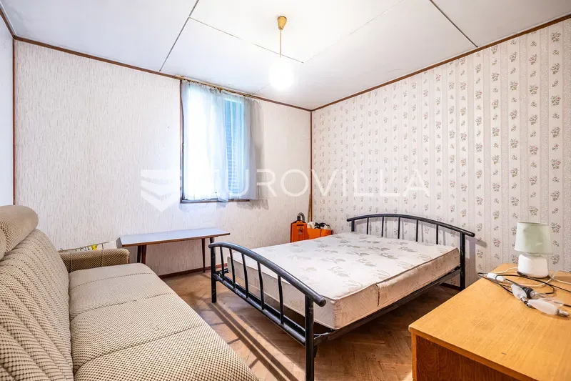 Chambres - Plot with House in Donja Dubrava, Zagreb