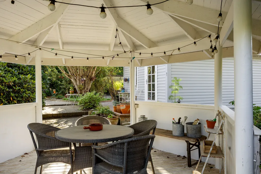 Terrasse - Fenced Villa with Garden in Dronningmølle