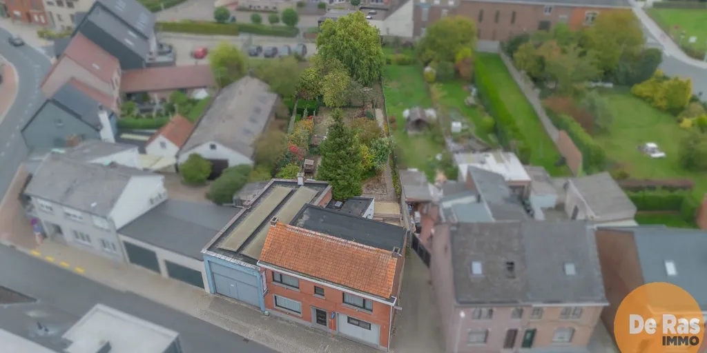 Vue aérienne - Propriété Mixte avec Garage Spacieux à Mere