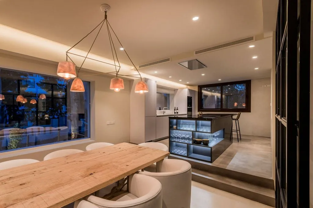 Dining Room - Beachside Villa with Pool in Marbella