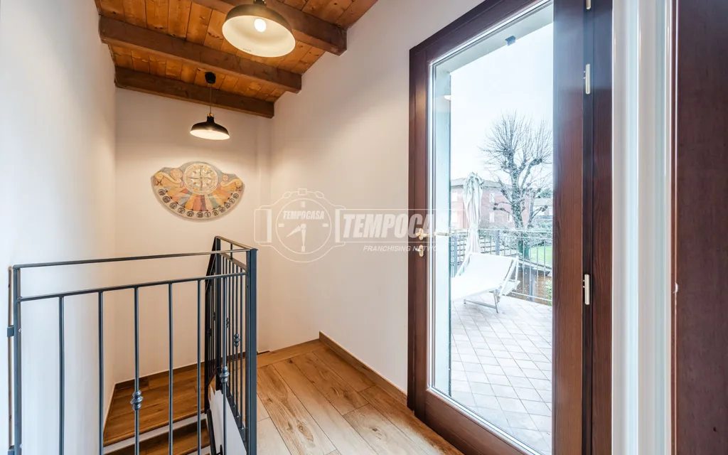 Esik - Rustic Villa with Garden in Minerbio