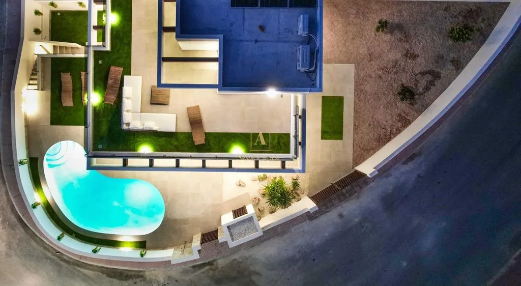 Õhuvaade - Luxury Villa with Golf Course Views in Alicante