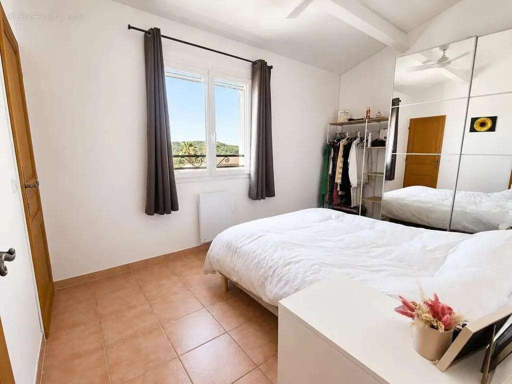 Chambres - Maison mitoyenne avec terrasse à Coudoux