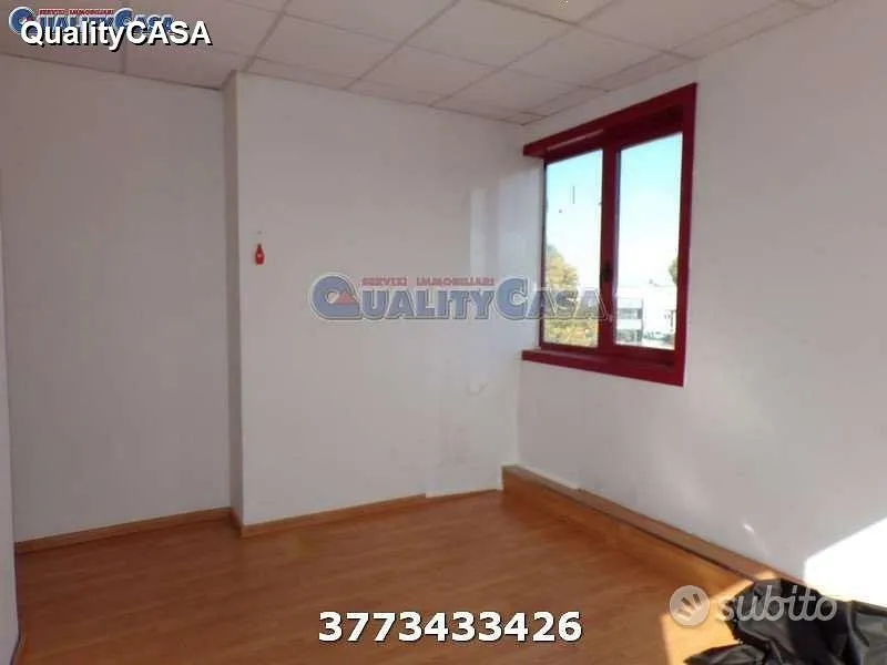 Pièces - Office Apartment with Air Conditioning in Monte San Vito