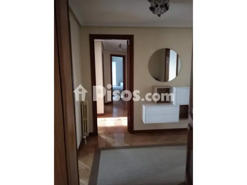 Hallway - Spacious Apartment with Balcony in Plaza Mayor Area