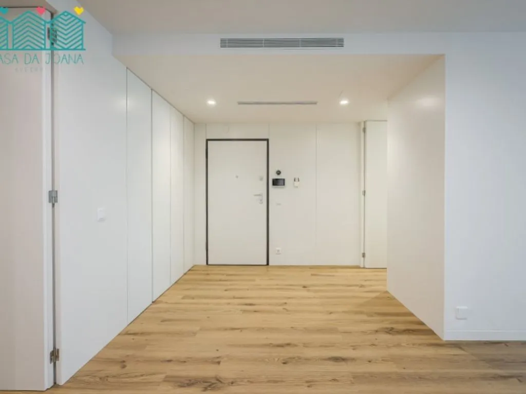 Entrée - Luxury 3-Bedroom Apartment in Aveiro