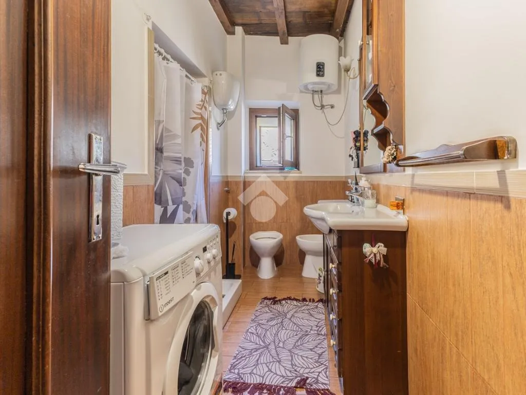 Vannitoad - Rustic Attico with Balcony in Capranica
