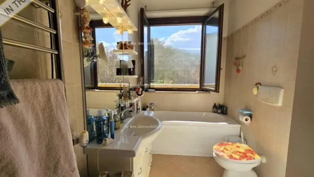 Salles de bain - Apartment with Terraces in Certaldo