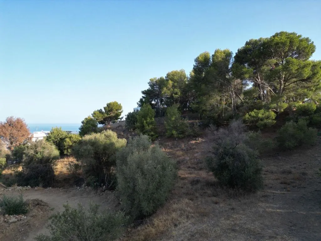 Aed - Luxury Villa Plot with Beach Proximity in Benalmádena