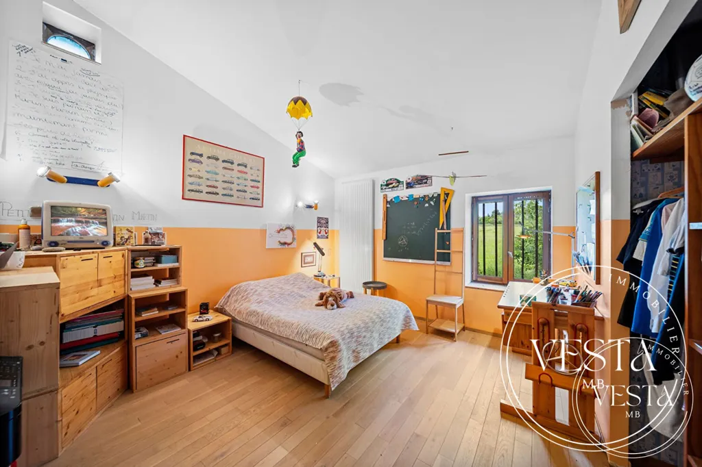 Chambres - Maison Familiale avec Piscine à Seyssuel