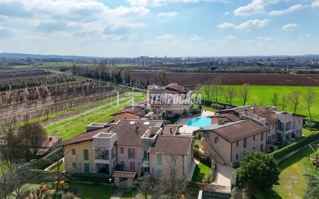 Õhuvaade - Modern Apartment with Pool in Lonato del Garda