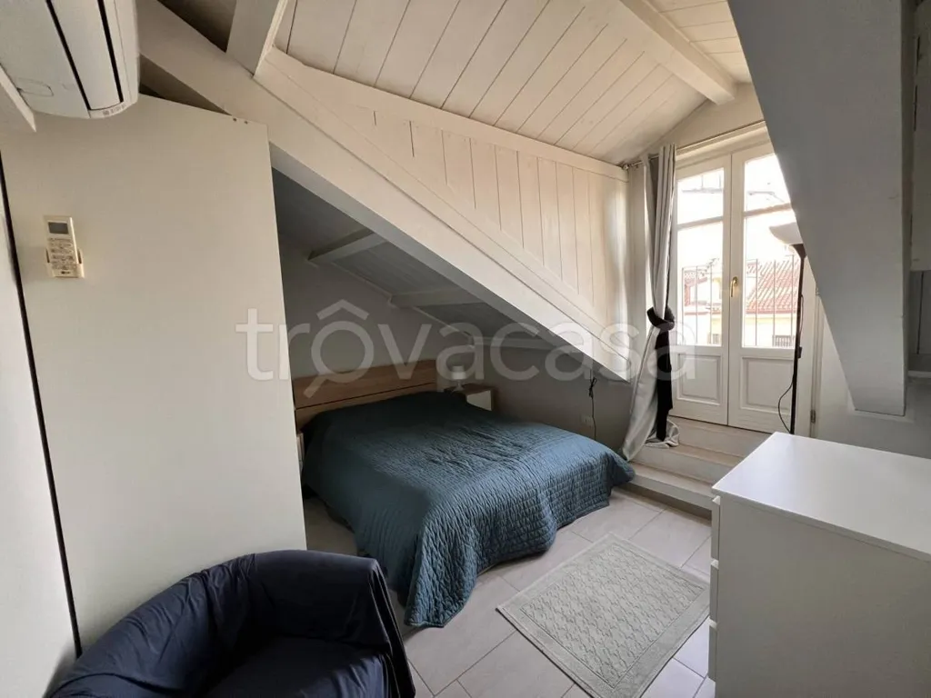 Camere da letto - Mansarda ristrutturata con balcone a Torino