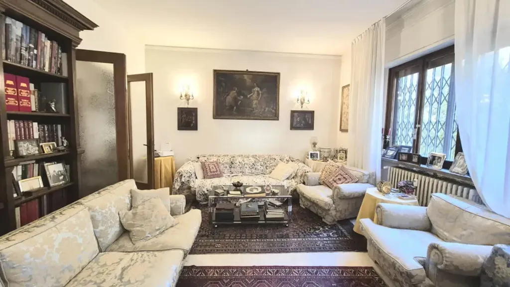 Elutuba - Classical Apartment with Balcony in Florence