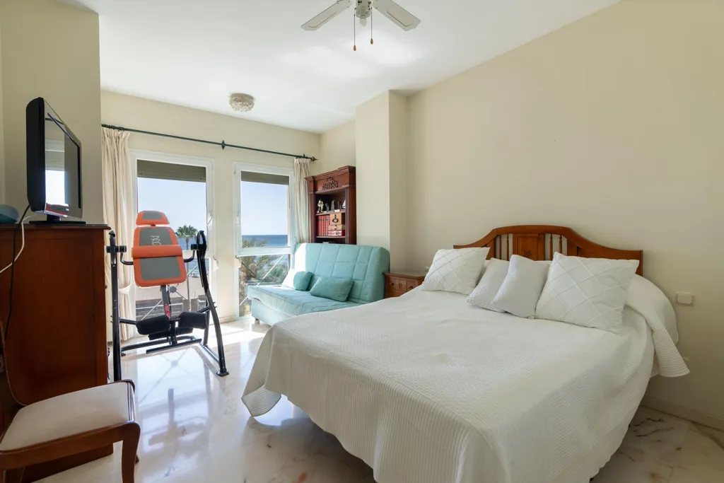 Chambres - Apartment with Sea Views on Estepona Promenade