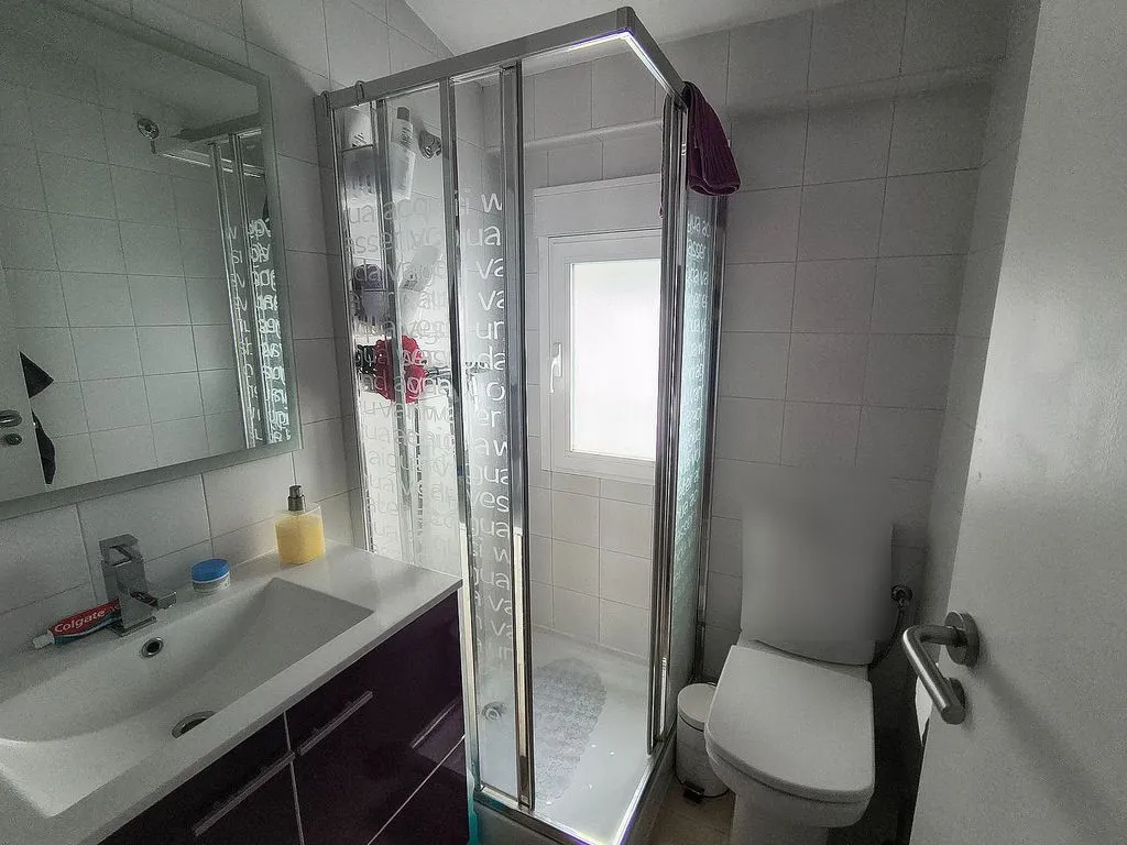 Salles de bain - Bright 1-Bedroom Flat with Lift in Embajadores