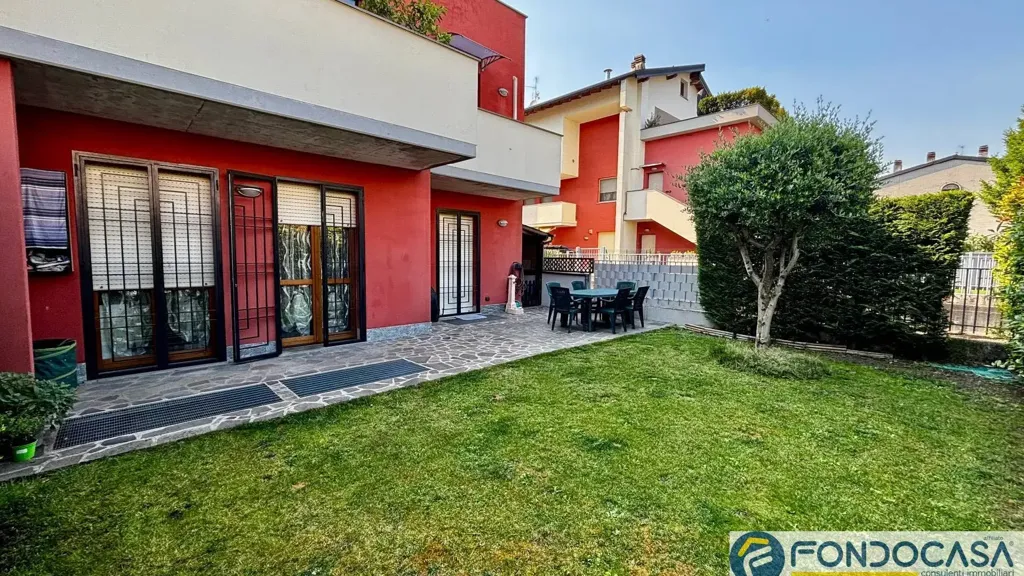 Aed - Villa with Private Garden in Grumello del Monte