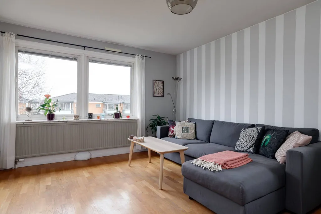 Elutuba - Modern Flat with Balcony in Karlslund