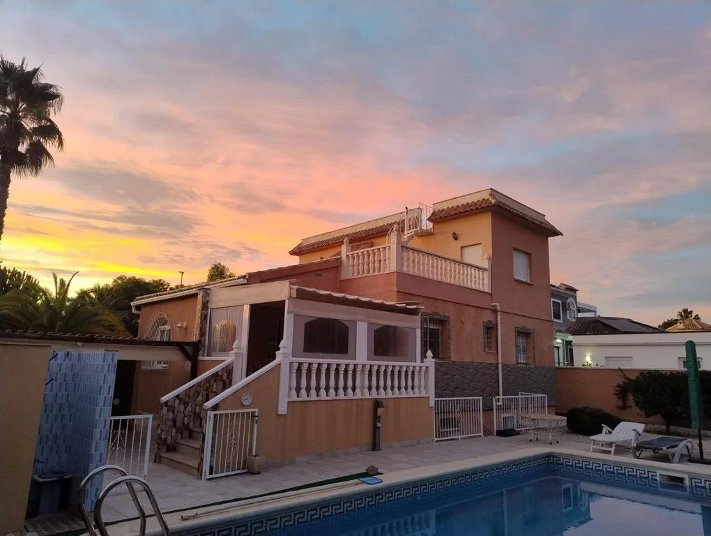 Piscine - Luxury Villa with Sea View in La Marina