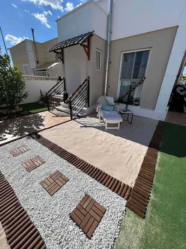 Garden - 2-Bedroom House with Pool in Avileses