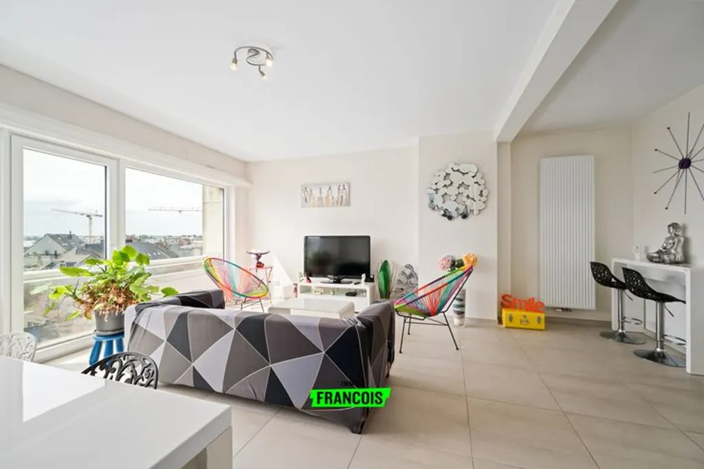 Séjour - Appartement rénové avec vue sur la promenade à Blanke