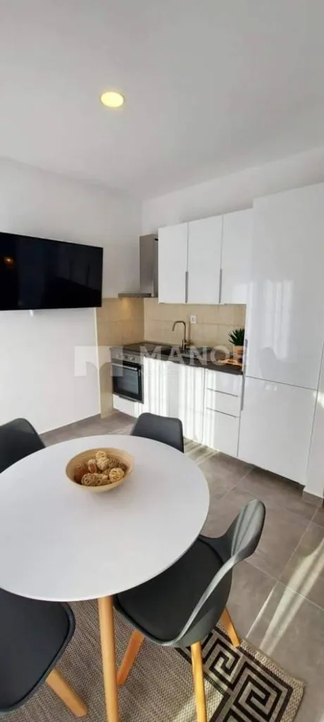 Söögituba - Modern Studio with Terrace in Kostrena