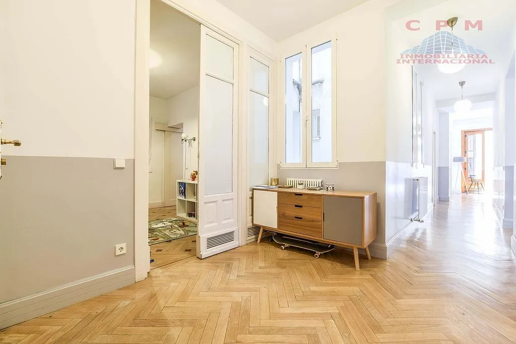 Entrée - Reformed Apartment with Balcony in Chueca