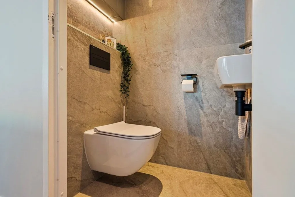 Salles de bain - Furnished Flat with City Views in The Hague
