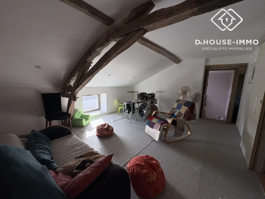 Pièces - Maison en Pierres Rénovée avec Vue Dégagée à Villars