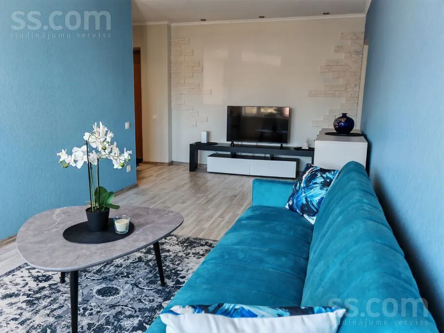 Elutuba - Sunlit Apartment with Sea View in Liepāja