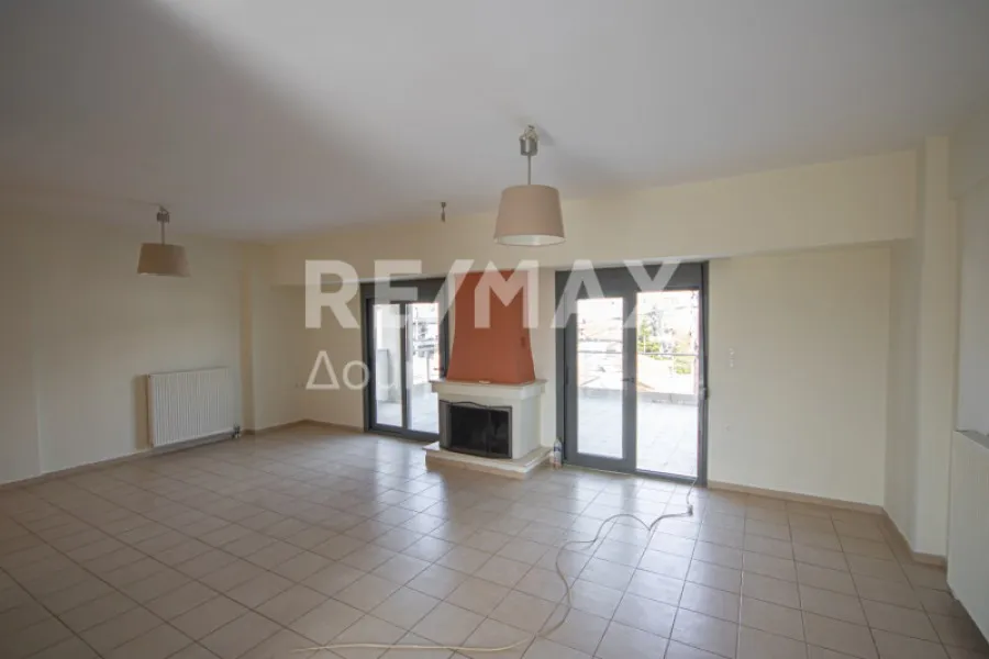 Soggiorno - Apartment with Balcony and View in Volos