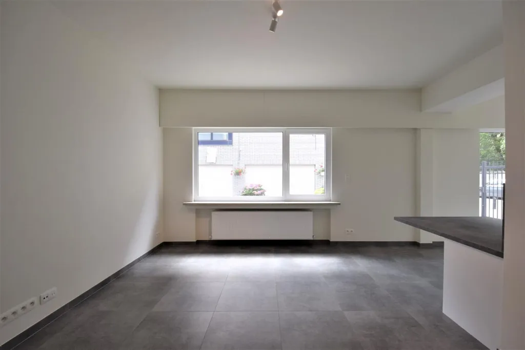 Elutuba - Bright Apartment with Balcony in Gent
