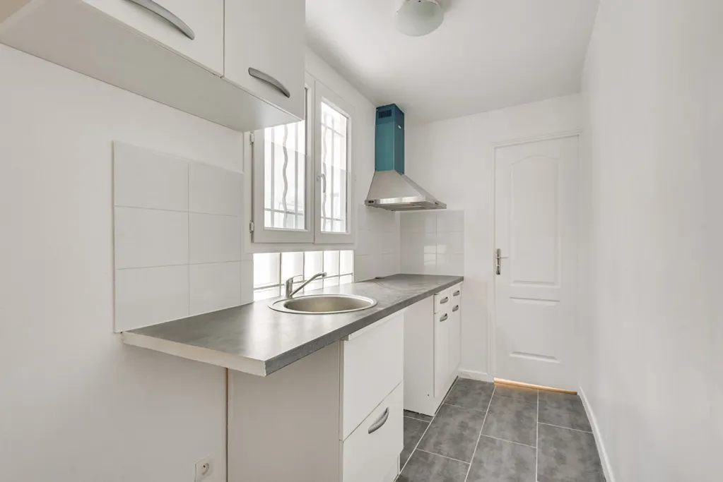 Cucina - Charming 2-Bedroom Paris 13th with Courtyard