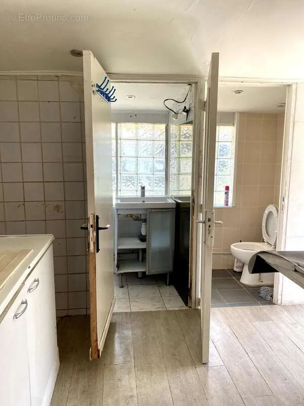 Köök - Compact House with Garden in Chassieu
