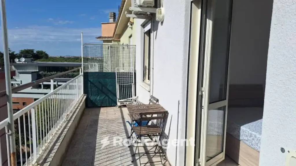 Rõdu - Shared Flat with Terrace in Ardeatino, Rome