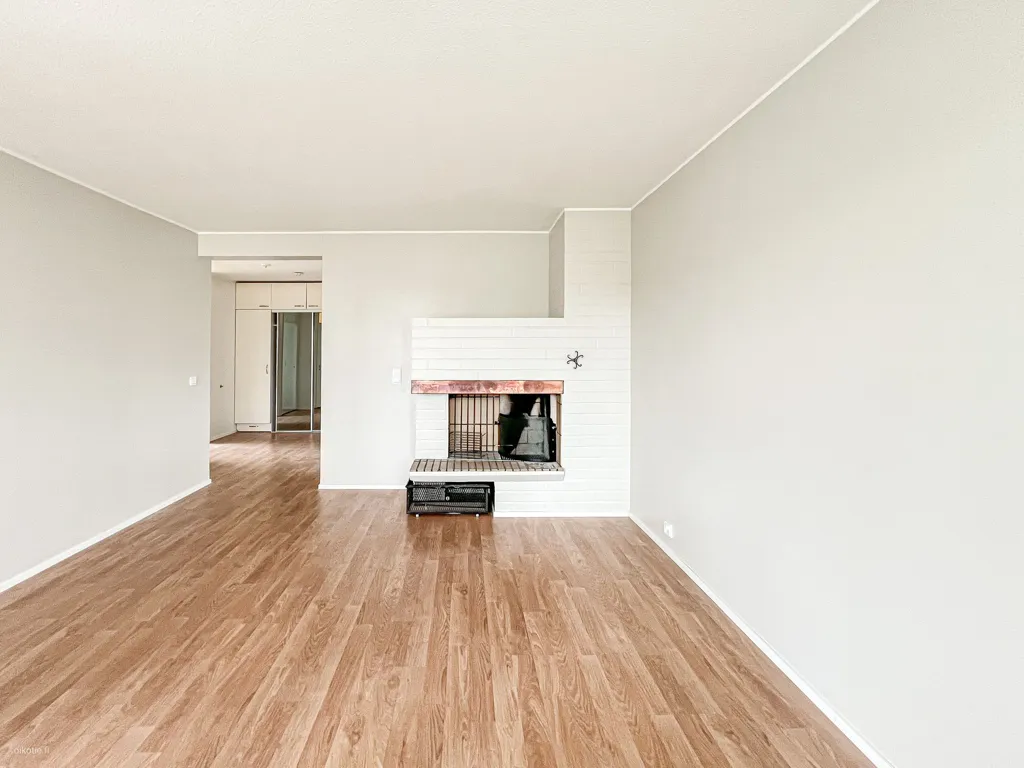 Elutuba - Bright Corner Flat with Balcony in Parantola, Hyvinkää