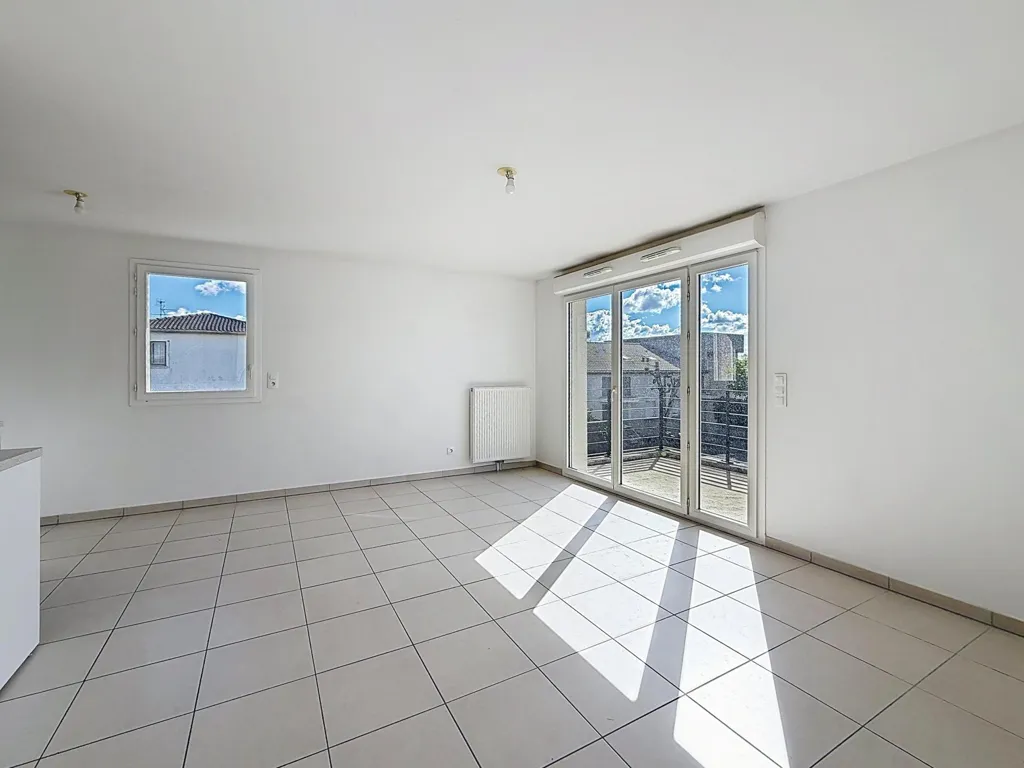 Séjour - Appartement T3 avec Balcon à Aucamville