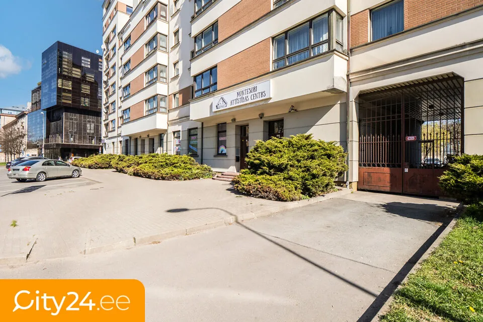 Välivaade - Office Space with Direct Street Access in Riga