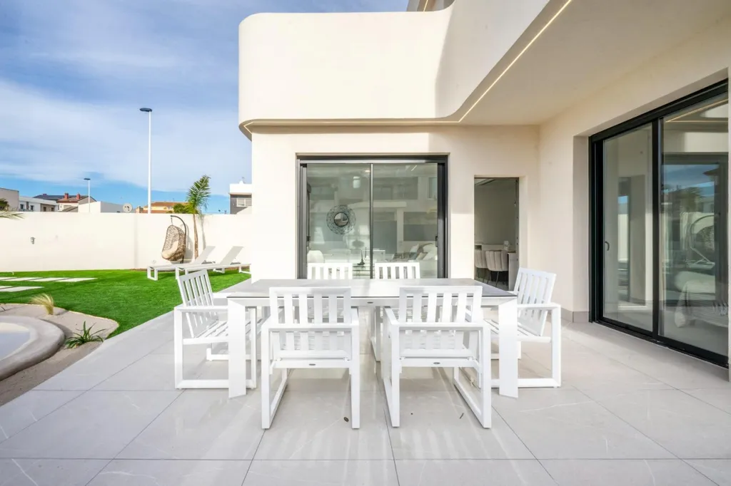 Terrazza - Architectural Villa with Private Pool in Roldán