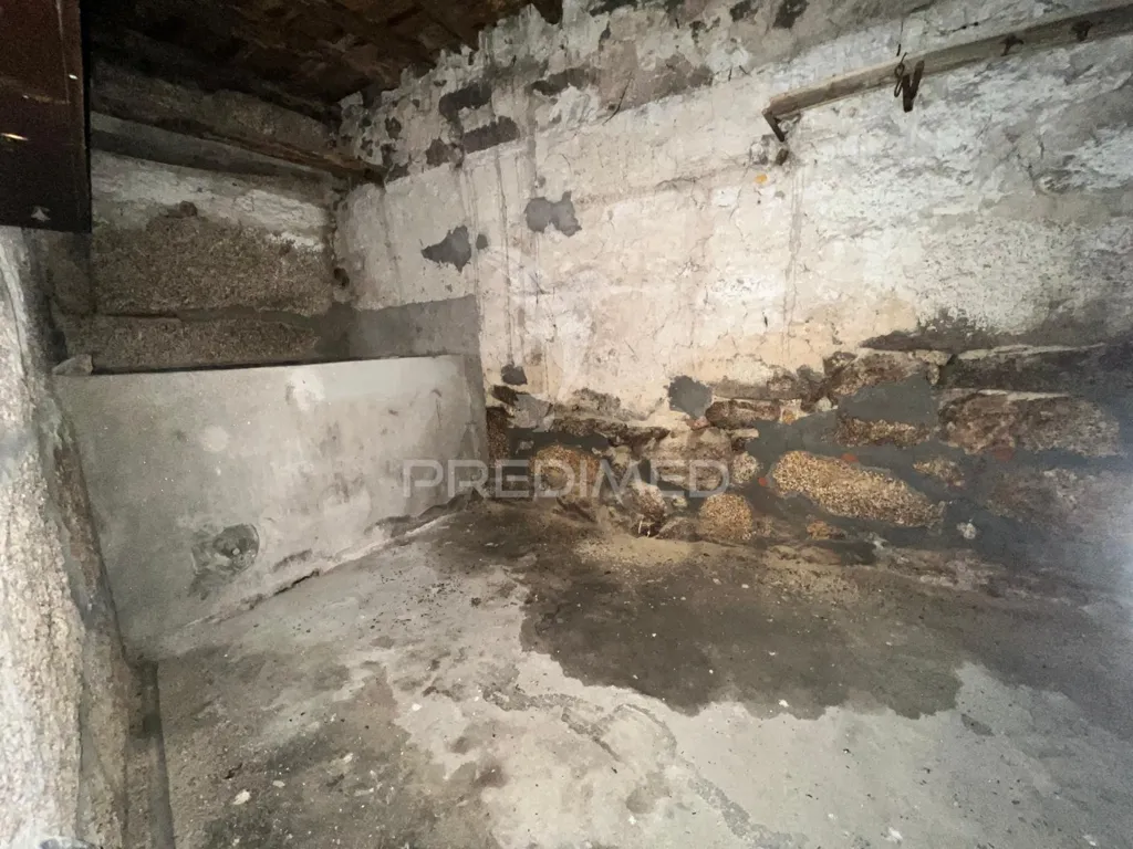 Pièces - Granite Cottage for Renovation in Pombal