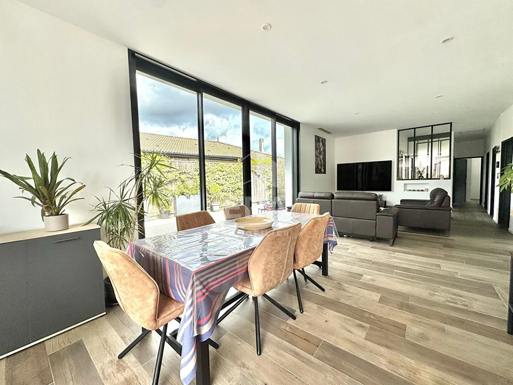 Salle à manger - Maison Moderne avec Terrasse à Gujan-Mestras