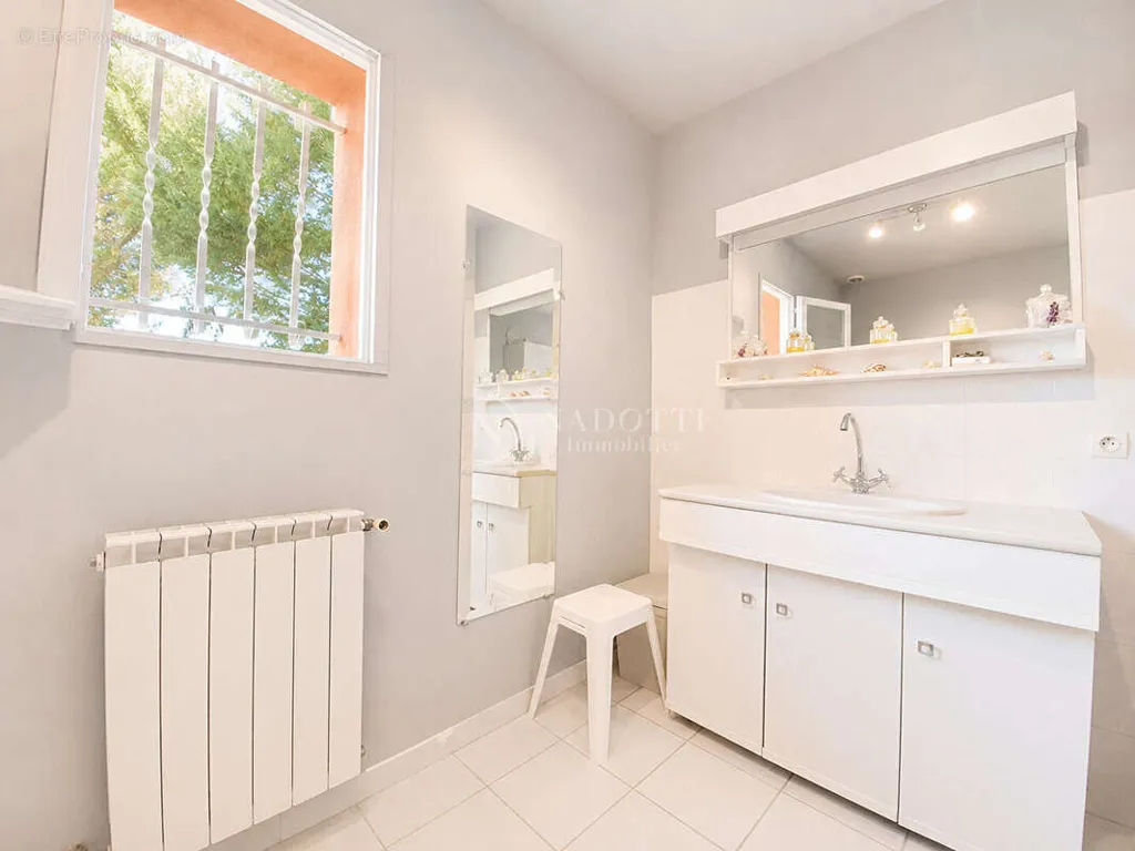 Vannitoad - Family Villa with Pool in Gargas