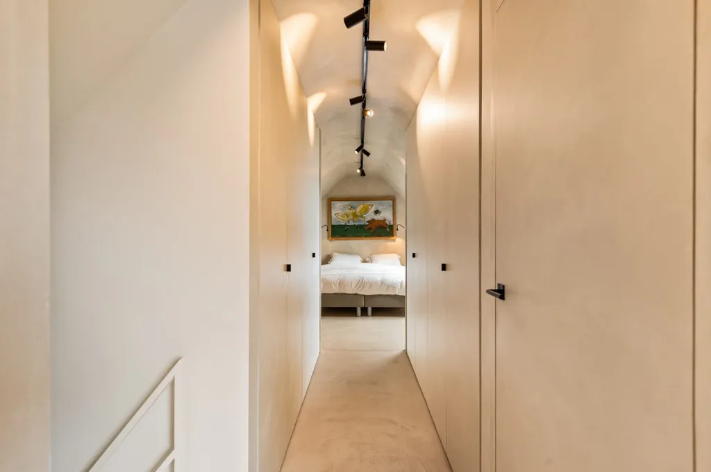 hallway_entrance