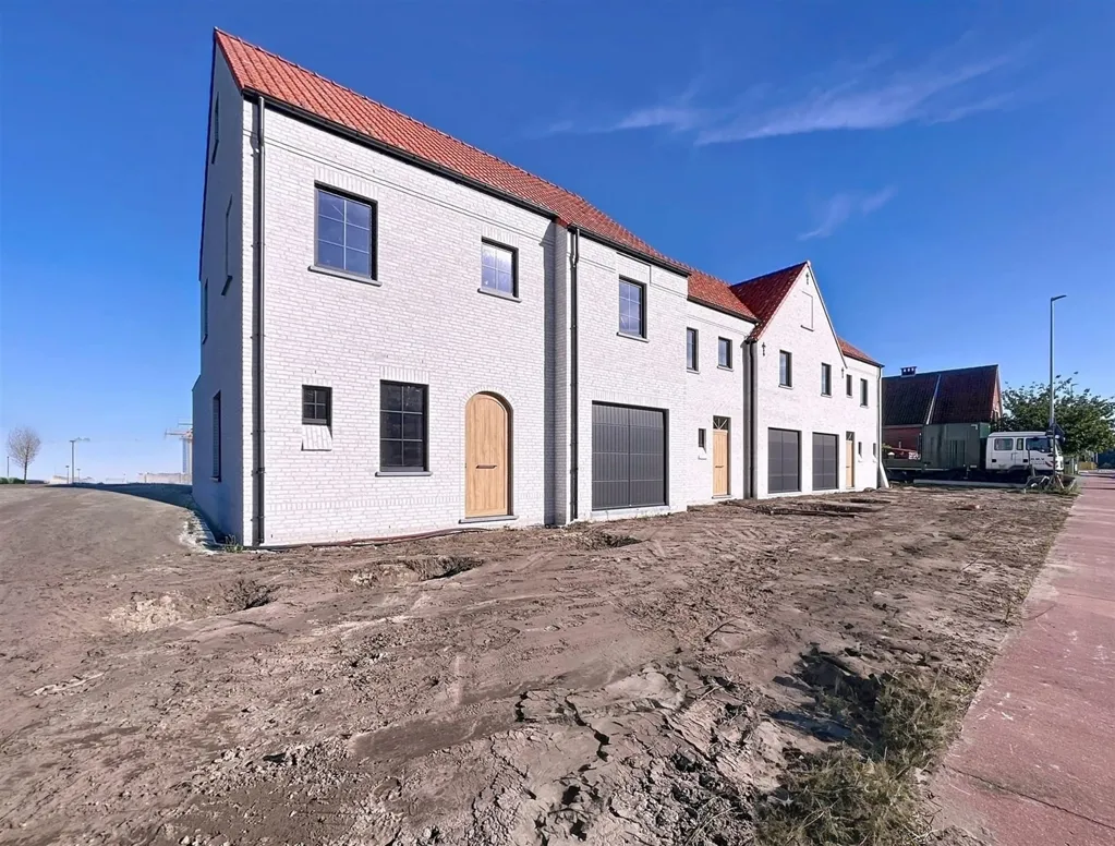 4 magamistoaga maja asukohas Klein Sinaai-Kern